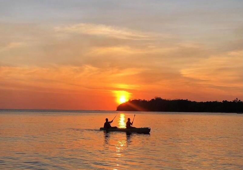 Общежитие Hostal Familiar Rolo