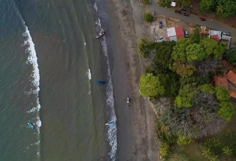 ユースホステル Hostal Familiar Rolo