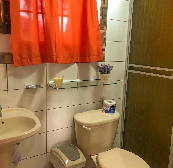 Общежитие Hostal Familiar Rolo