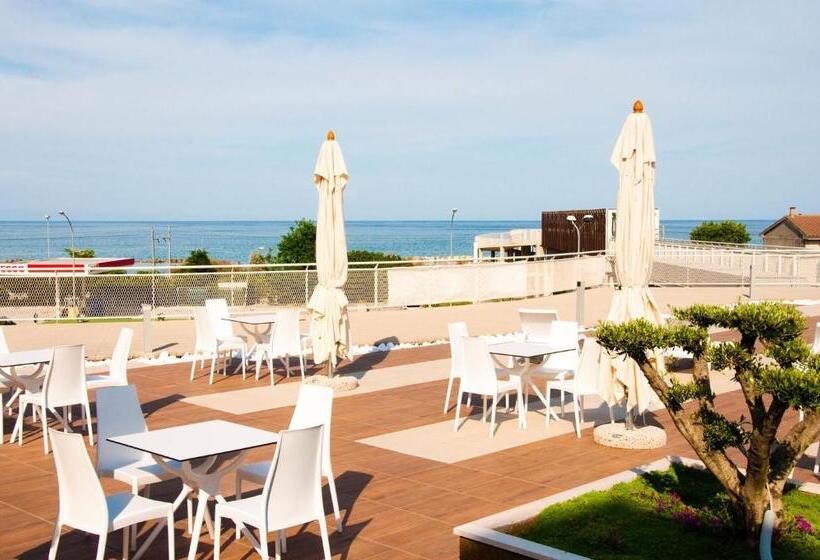 Ambruosi Village Resort & Spa