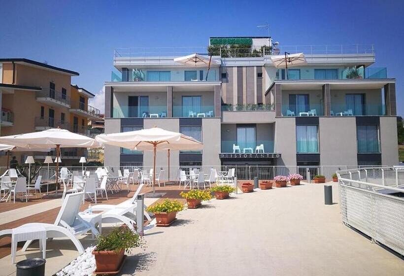 Ambruosi Village Resort & Spa