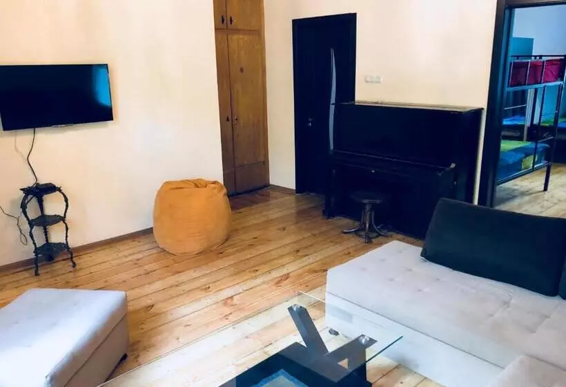 پانسیون Bude Hostel