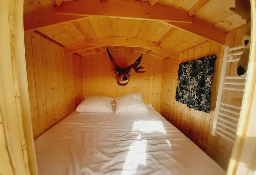 Majatalo Gîte Et Chambres D Hôtes Du Domaine Du Val Bruant