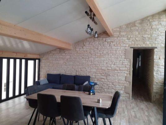 بنسيون Gîte Et Chambres D Hôtes Du Domaine Du Val Bruant