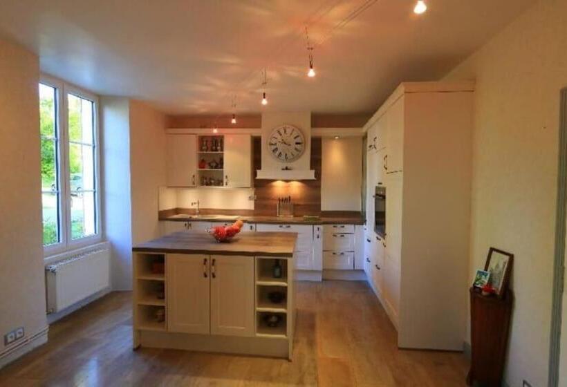 بنسيون Gîte Et Chambres D Hôtes Du Domaine Du Val Bruant