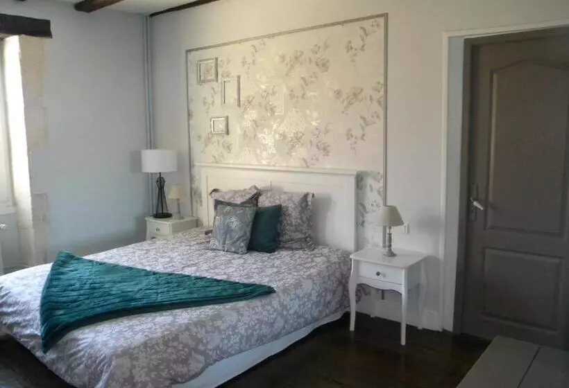 Majatalo Gîte Et Chambres D Hôtes Du Domaine Du Val Bruant