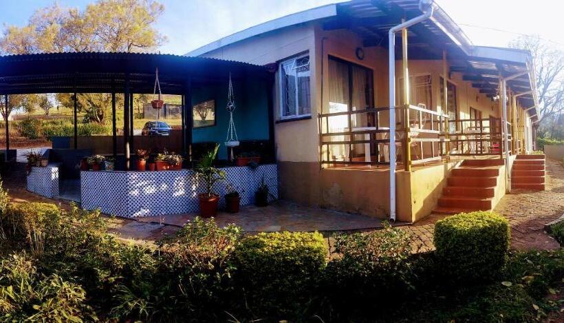 پانسیون Otentik Guesthouse