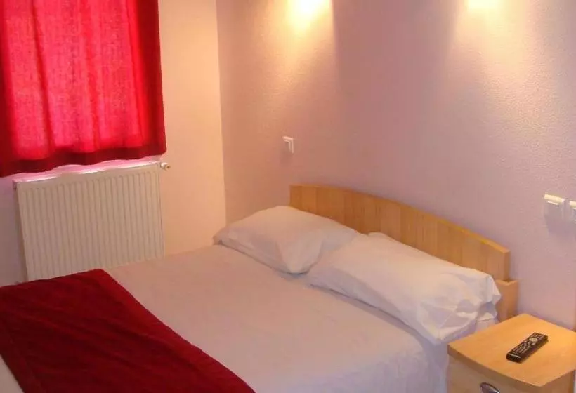 Hotelli Auberge De Peyrebeille