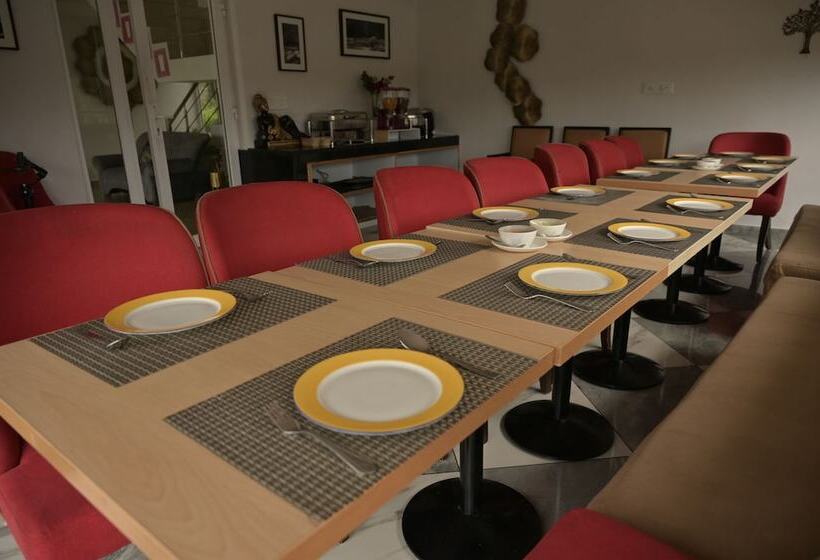 فندق River Retreat