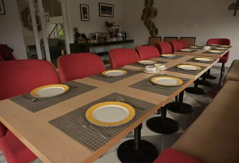 ホテル River Retreat