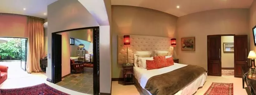 پانسیون Cowrie Cove Guest House