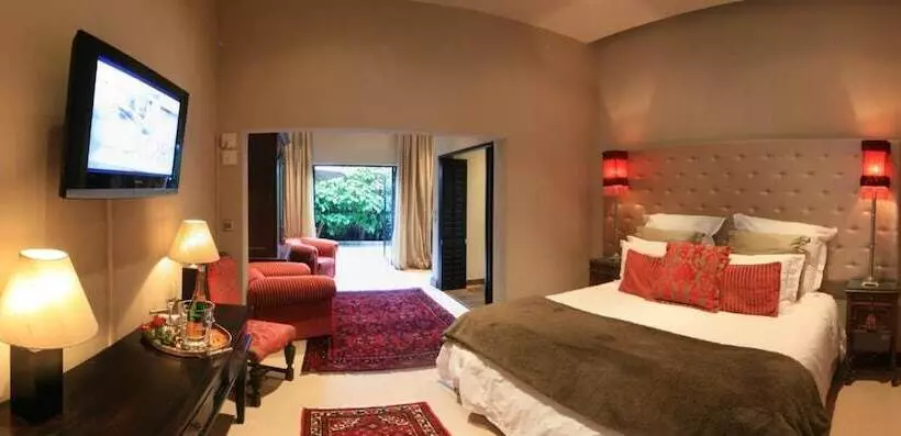 پانسیون Cowrie Cove Guest House