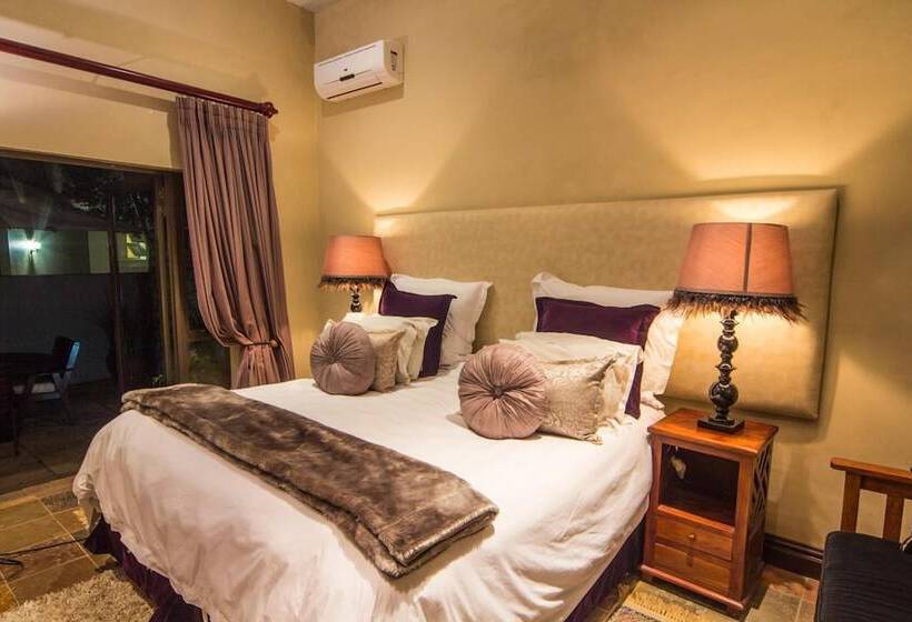 פנסיון Cowrie Cove Guest House