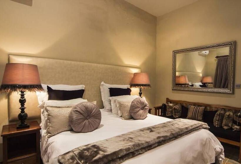 פנסיון Cowrie Cove Guest House