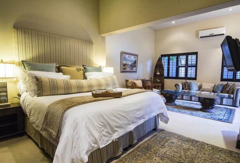 פנסיון Cowrie Cove Guest House