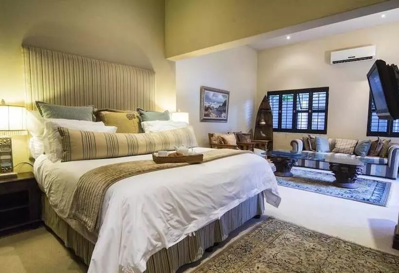 پانسیون Cowrie Cove Guest House