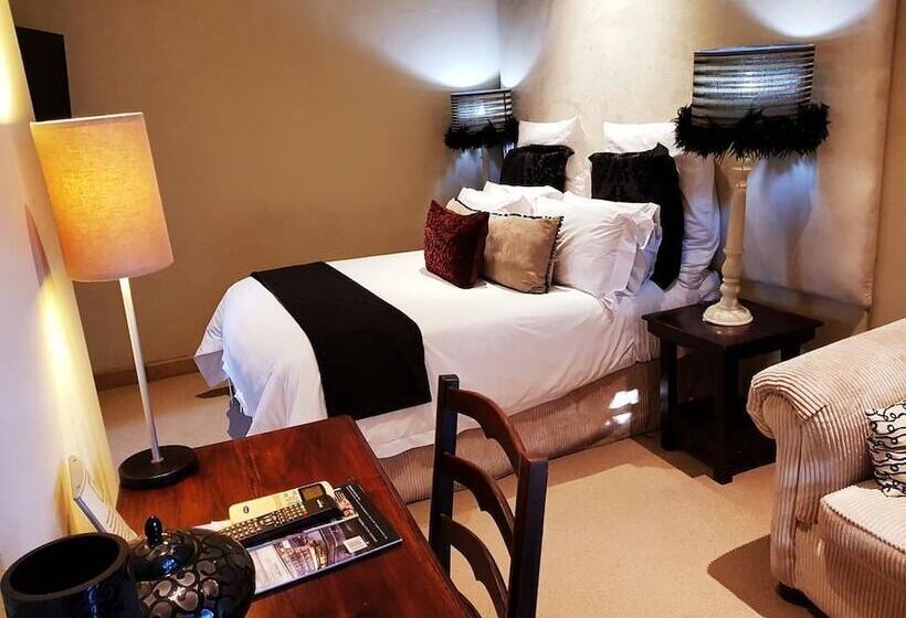 פנסיון Cowrie Cove Guest House