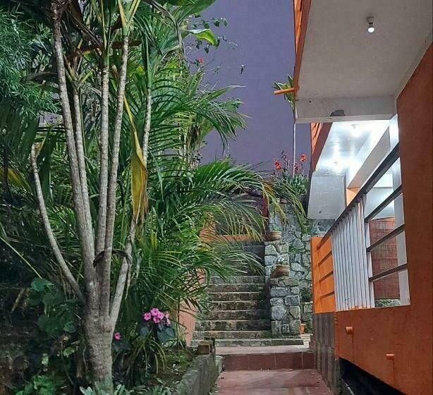 Kurort Vignesh Holiday Inn