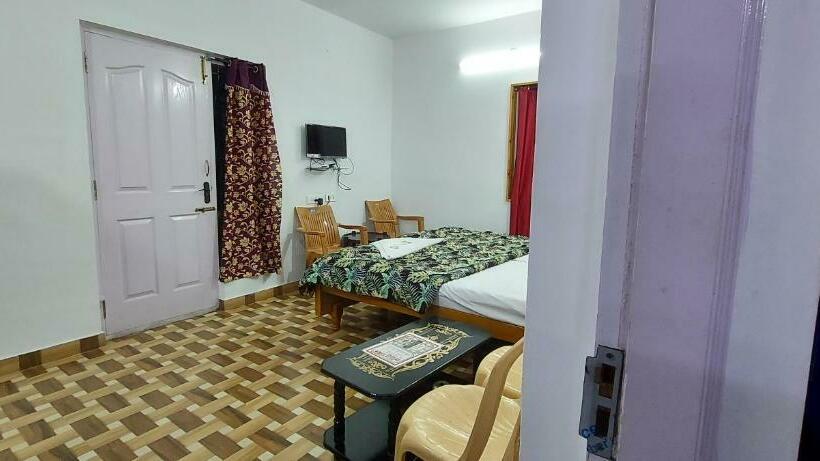 Kurort Vignesh Holiday Inn