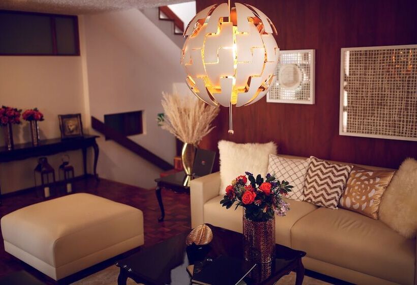 מלון כמוסות Salvador De La Pradera