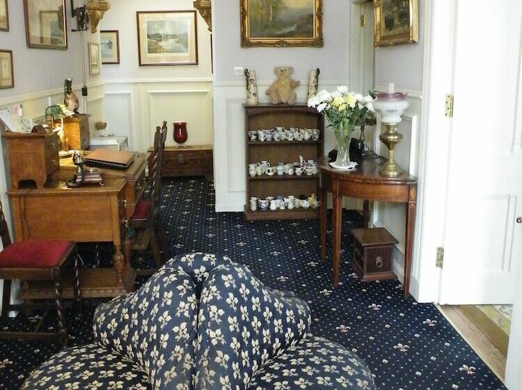 펜션 Disblair House