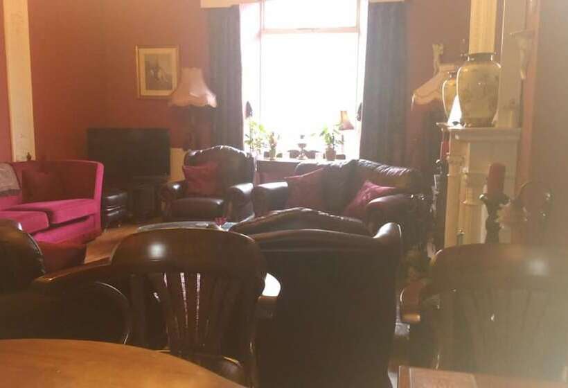 펜션 Disblair House