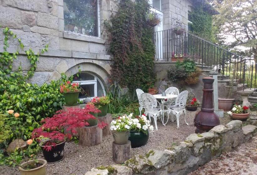 펜션 Disblair House