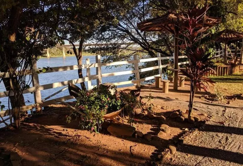 Majatalo Pousada Canto Do Rio