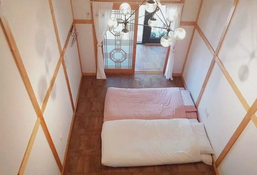 پانسیون Springtime Guest House