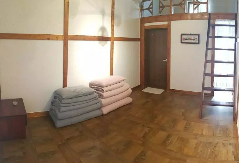 پانسیون Springtime Guest House