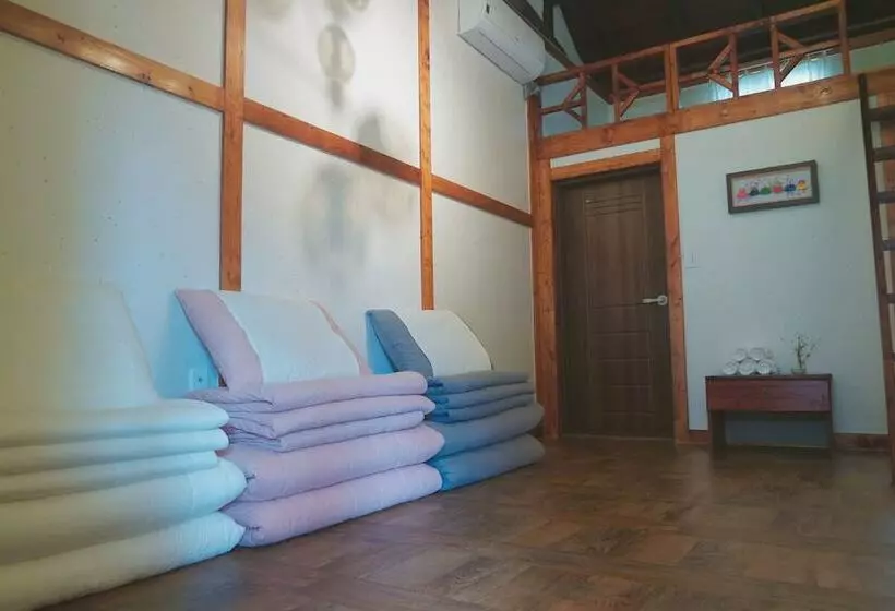 پانسیون Springtime Guest House
