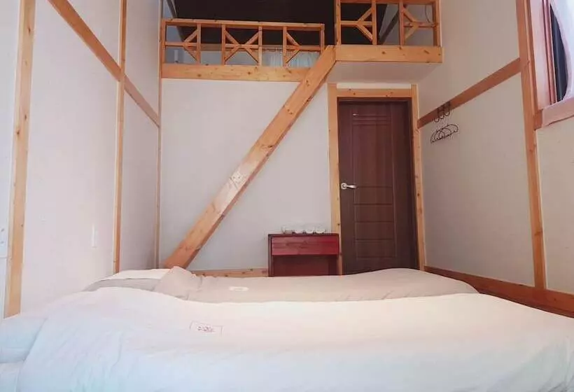 پانسیون Springtime Guest House