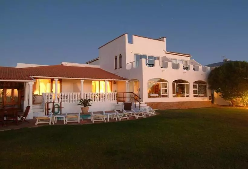 ペンション The Beach Villa