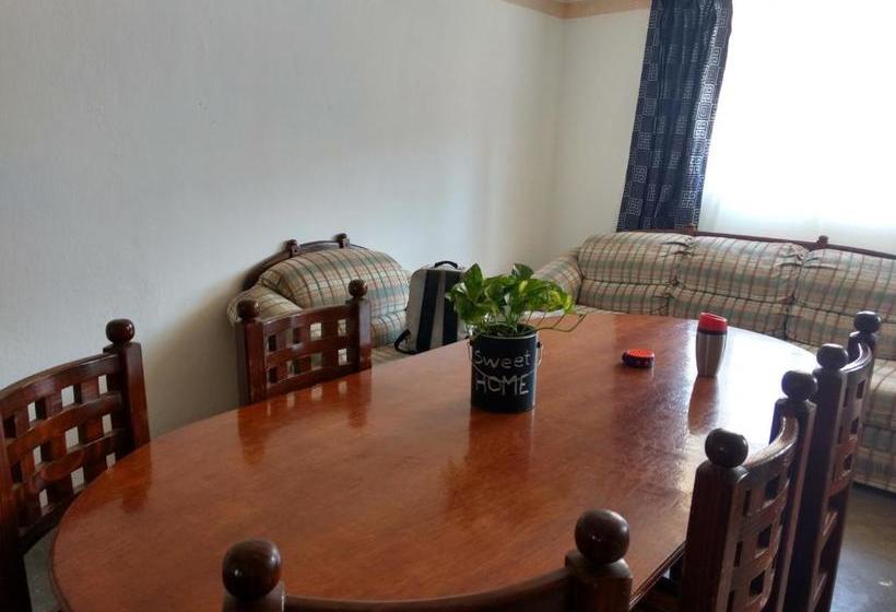 پانسیون Casa Roomies