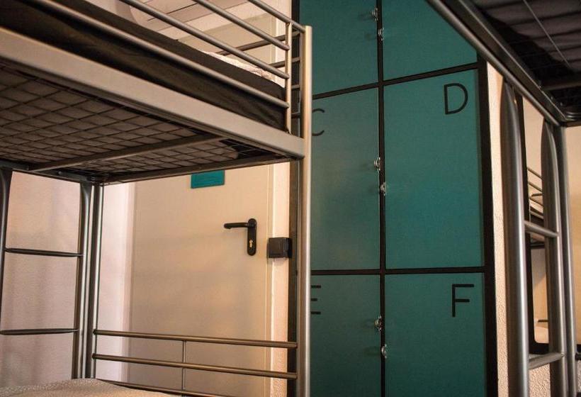 هاستل Onefam Madrid