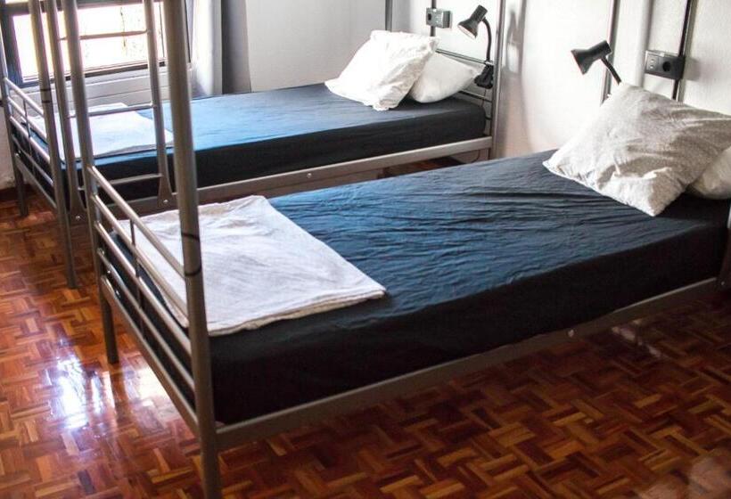 هاستل Onefam Madrid