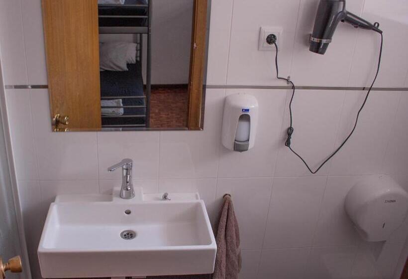 هاستل Onefam Madrid