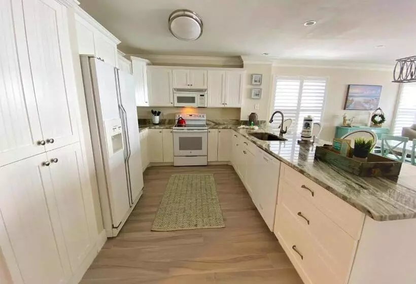 Sea Oats By Liberte Management