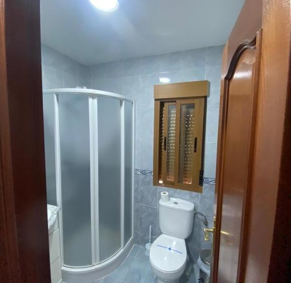 بنسيون Hostal Restaurante El Avion S,l