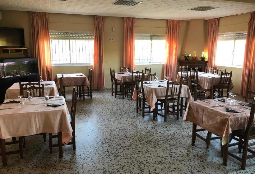 بنسيون Hostal Restaurante El Avion S,l