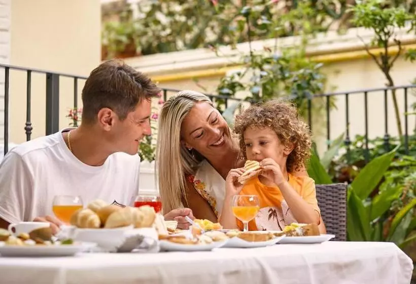 Ancora Hotel & Residence