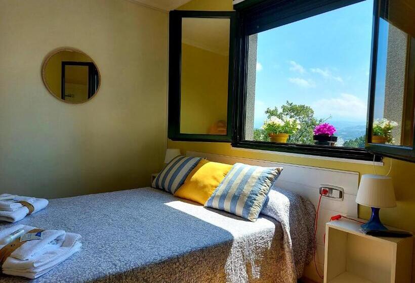 پانسیون Sleeping Sarria