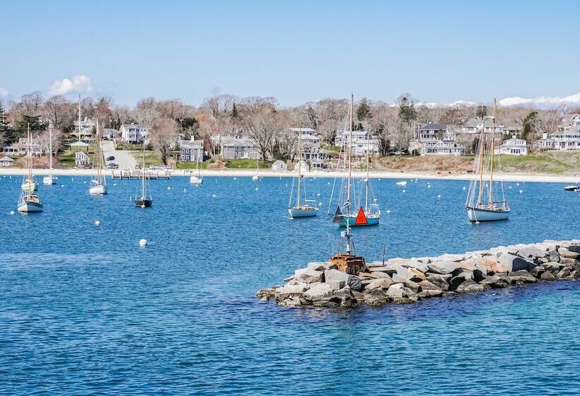 Harbor Landing Resort