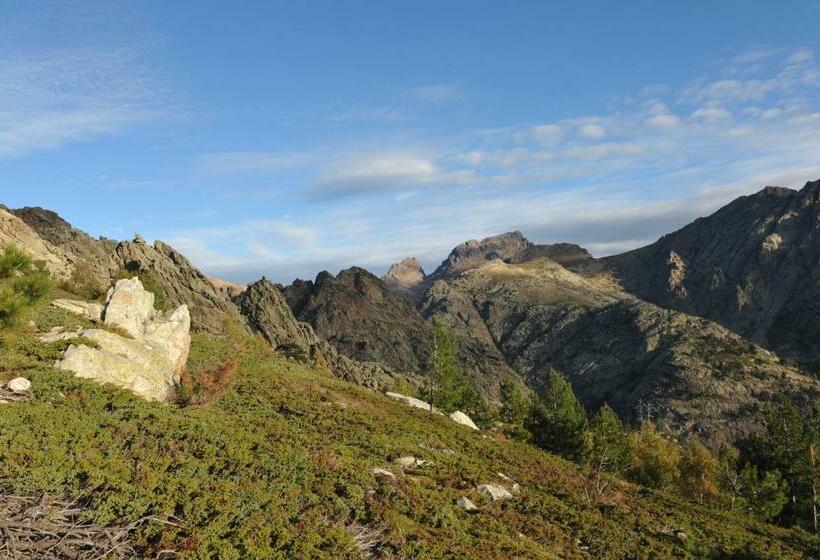 בית מלון כפרי Hôtel Castel De Vergio