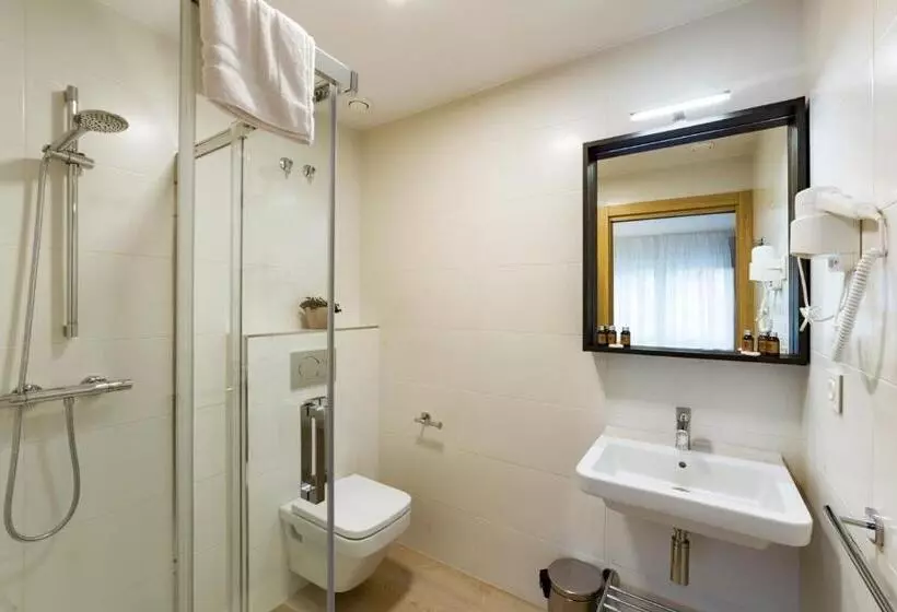 پانسیون Atotxa Rooms