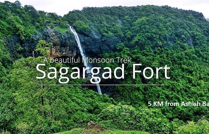 Lomakeskus Ashish Baug Cottage