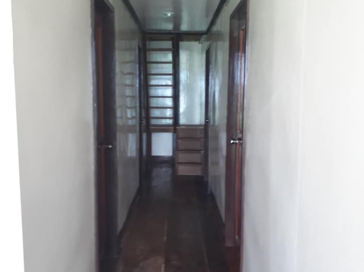 הוסטל Adrian Traveller S Inn