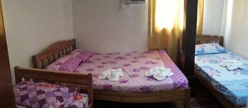 הוסטל Adrian Traveller S Inn