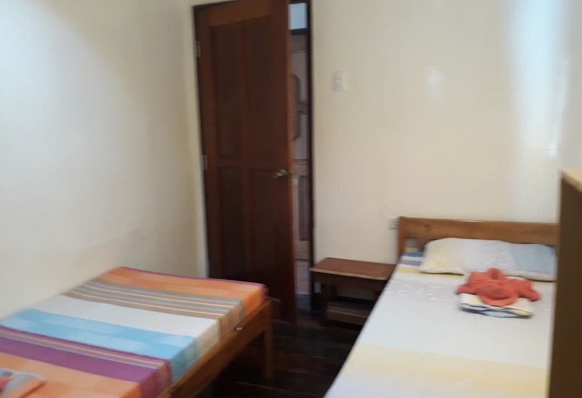 הוסטל Adrian Traveller S Inn