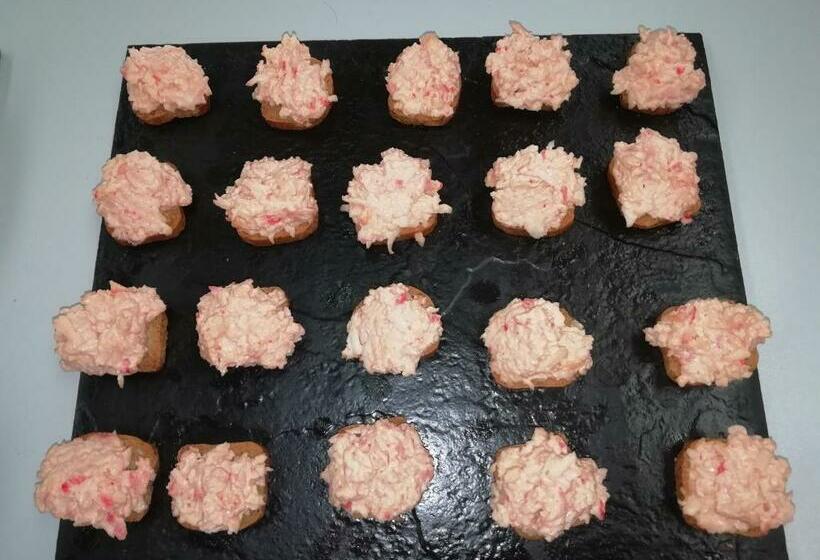 Crucesinn Albergue   Hostel